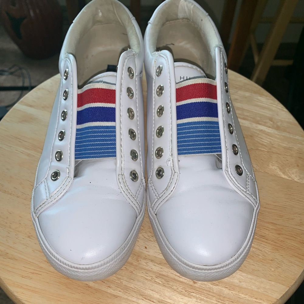 (Loved with life left) ♥️ Tommy Hilfiger sneakers